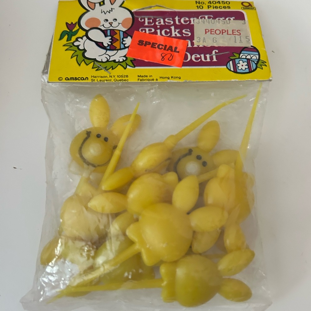 4/$50 Easter Bunny Picks with Egg Design CANDLES 1970